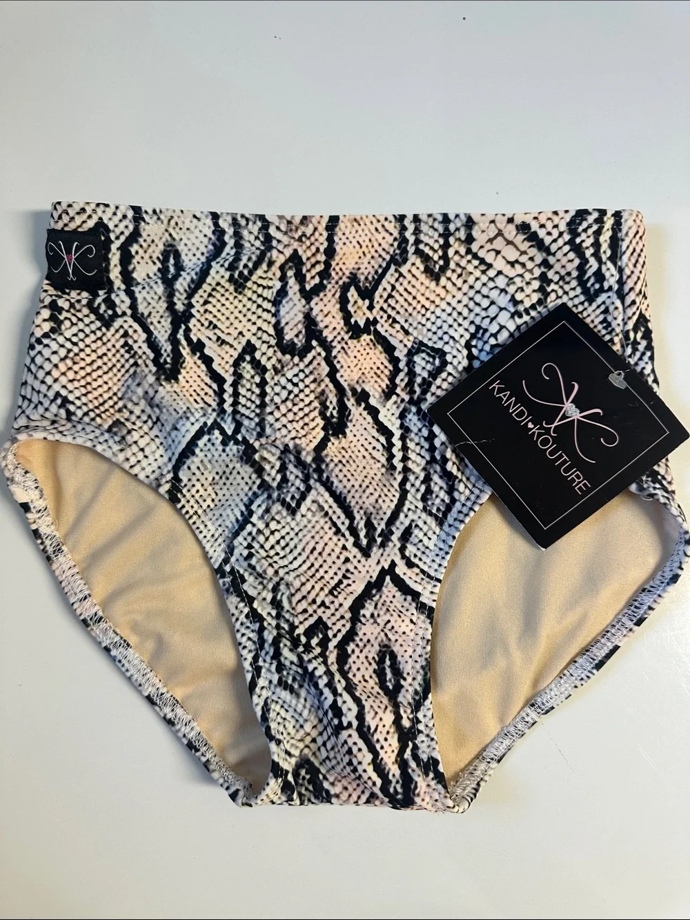 NWT Kandi Kouture bottoms CL 7/8